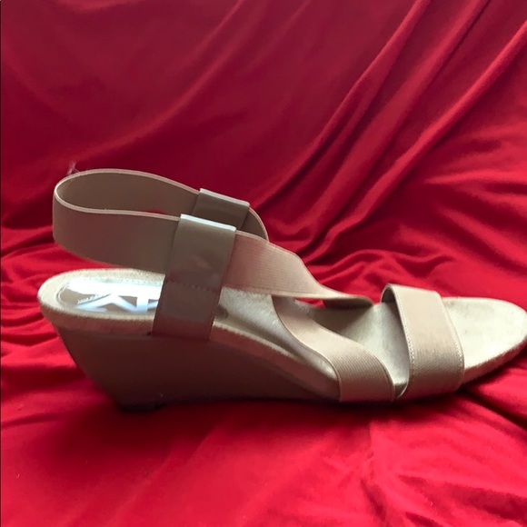 Anne Klein Sport Women’s Sz 6 Cork Wedge Sandals - Picture 3 of 5